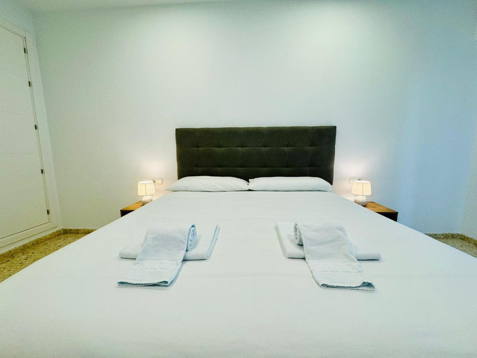 Apartamentos La Muralla Grupo Ac Gestion Cádiz Eksteriør billede