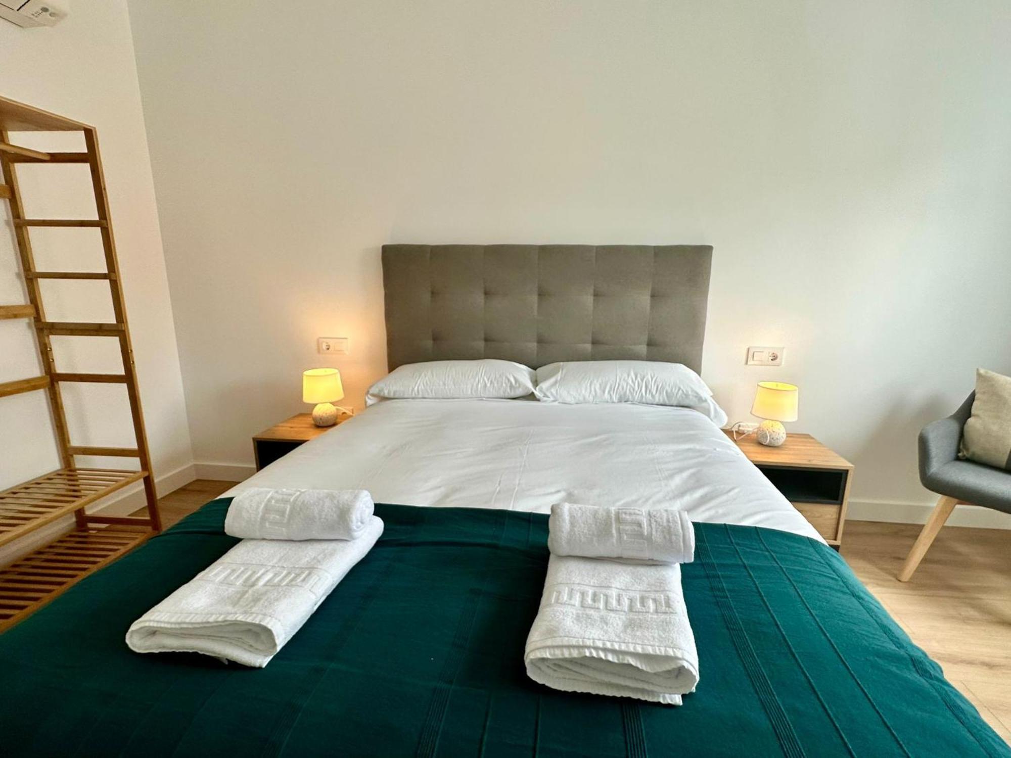 Apartamentos La Muralla Grupo Ac Gestion Cádiz Eksteriør billede